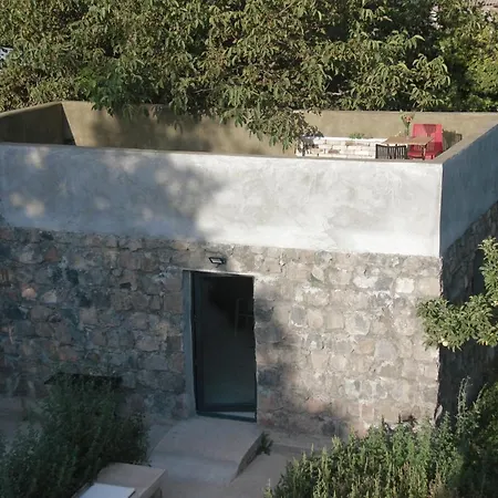 Zove Rural Cottage With Garden Views K'arashamb Exterior photo