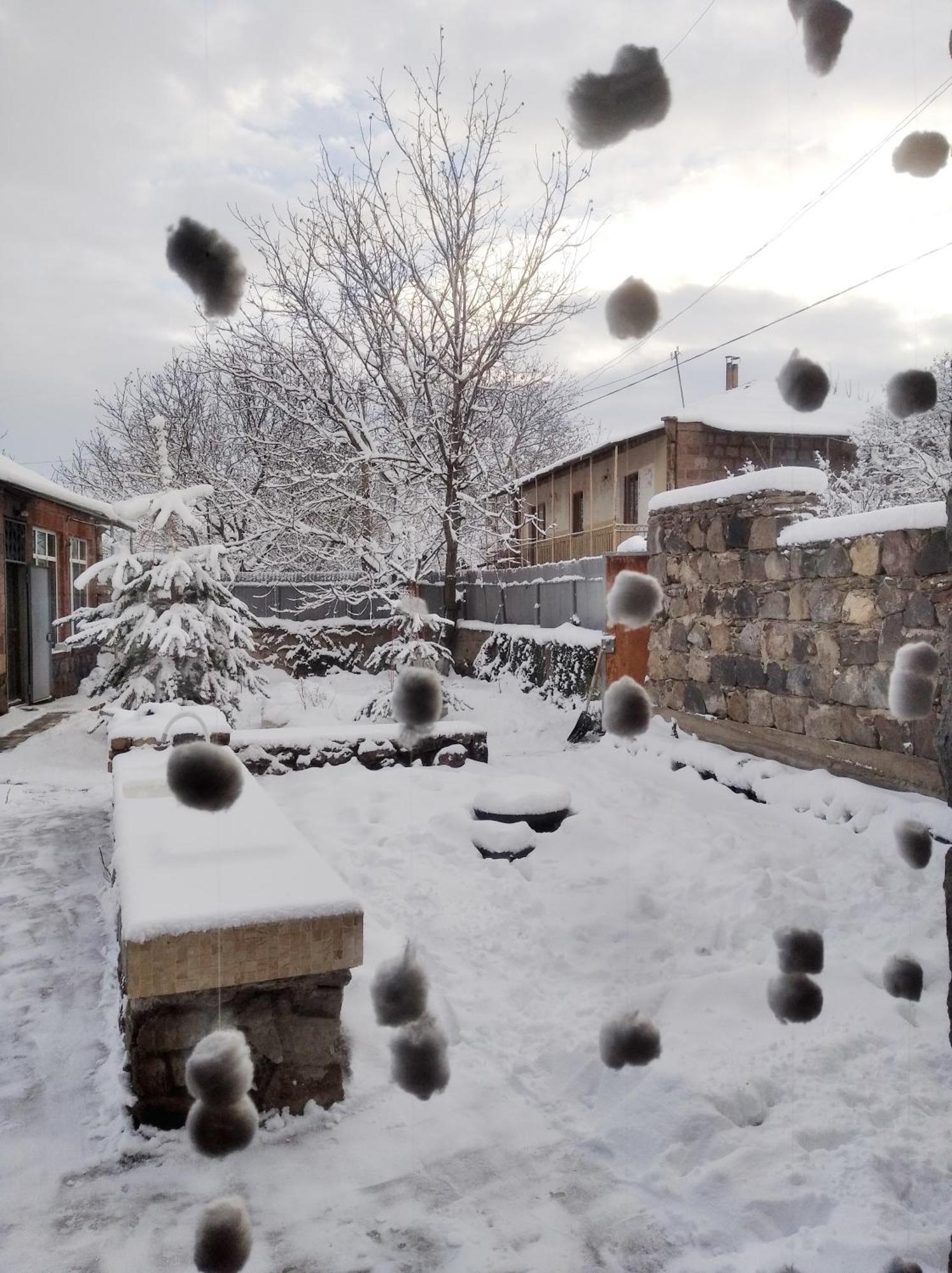Zove Rural With Garden Views *
